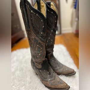 Corral riding boots size 8. Worn once.